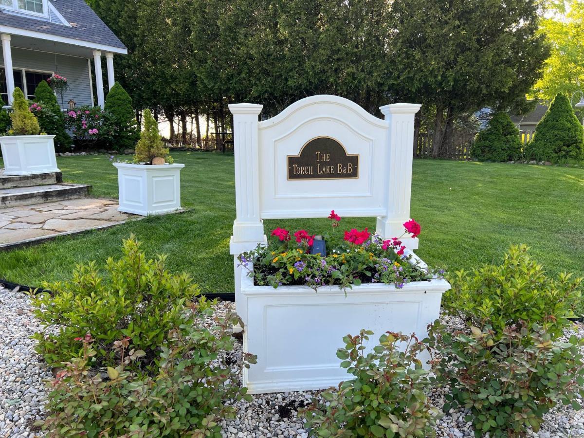 The Torch Lake Bed And Breakfast Central Lake Exterior photo