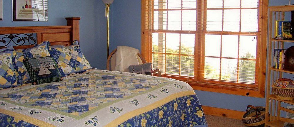 The Torch Lake Bed And Breakfast Central Lake Exterior photo
