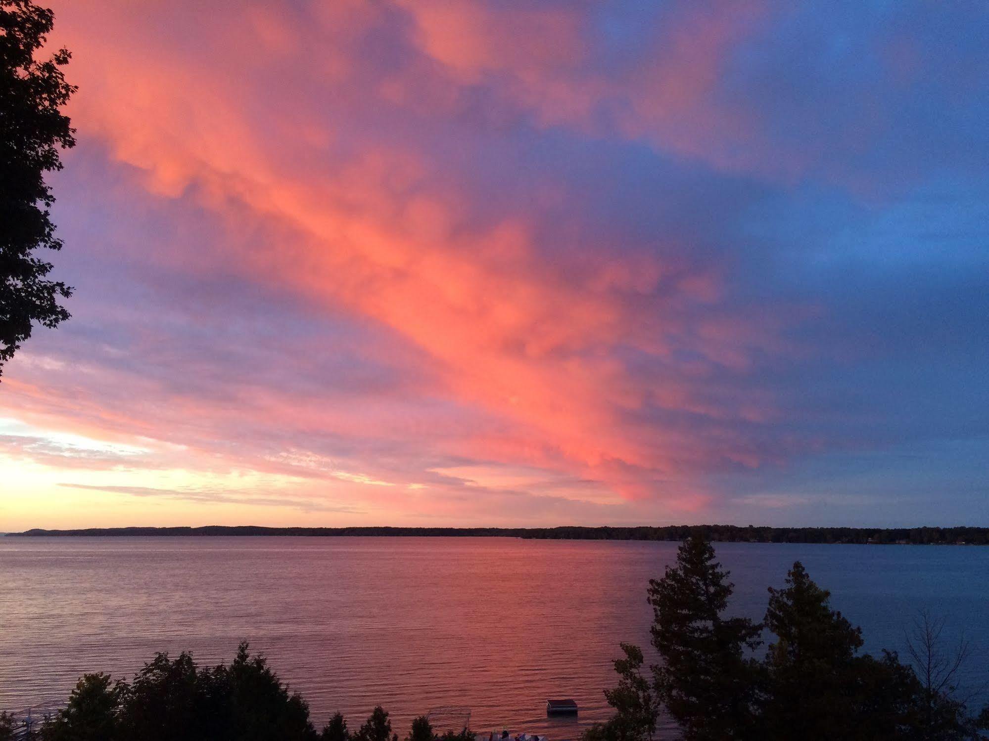 The Torch Lake Bed And Breakfast Central Lake Exterior photo