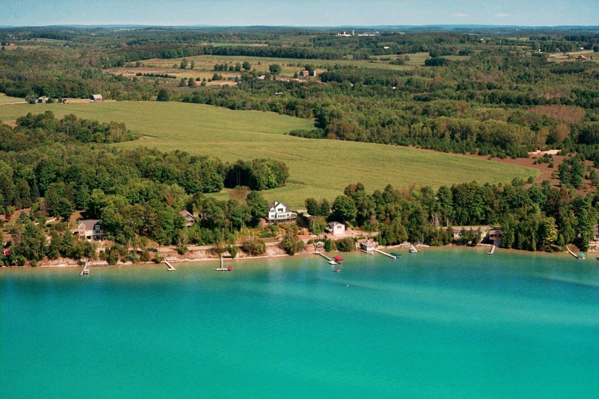 The Torch Lake Bed And Breakfast Central Lake Exterior photo